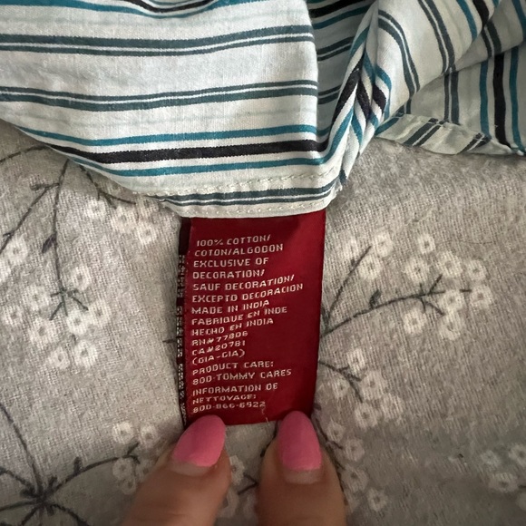 Tommy Hilfiger Dress Shirt -- Medium - Picture 5 of 6
